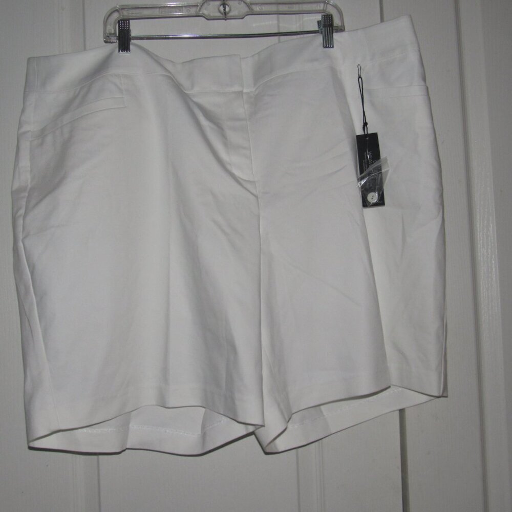NWT LANE BRYANT The Lena Moderately Curvy Fit White Shorts Plus Size 28